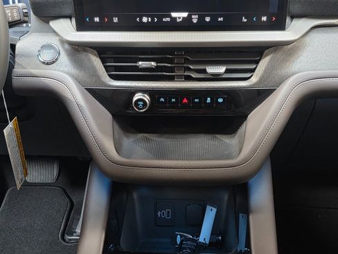 New 2026 Ford Explorer Platinum image 28