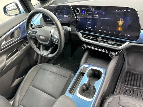 Used 2024 Chevrolet Equinox EV LT image 11