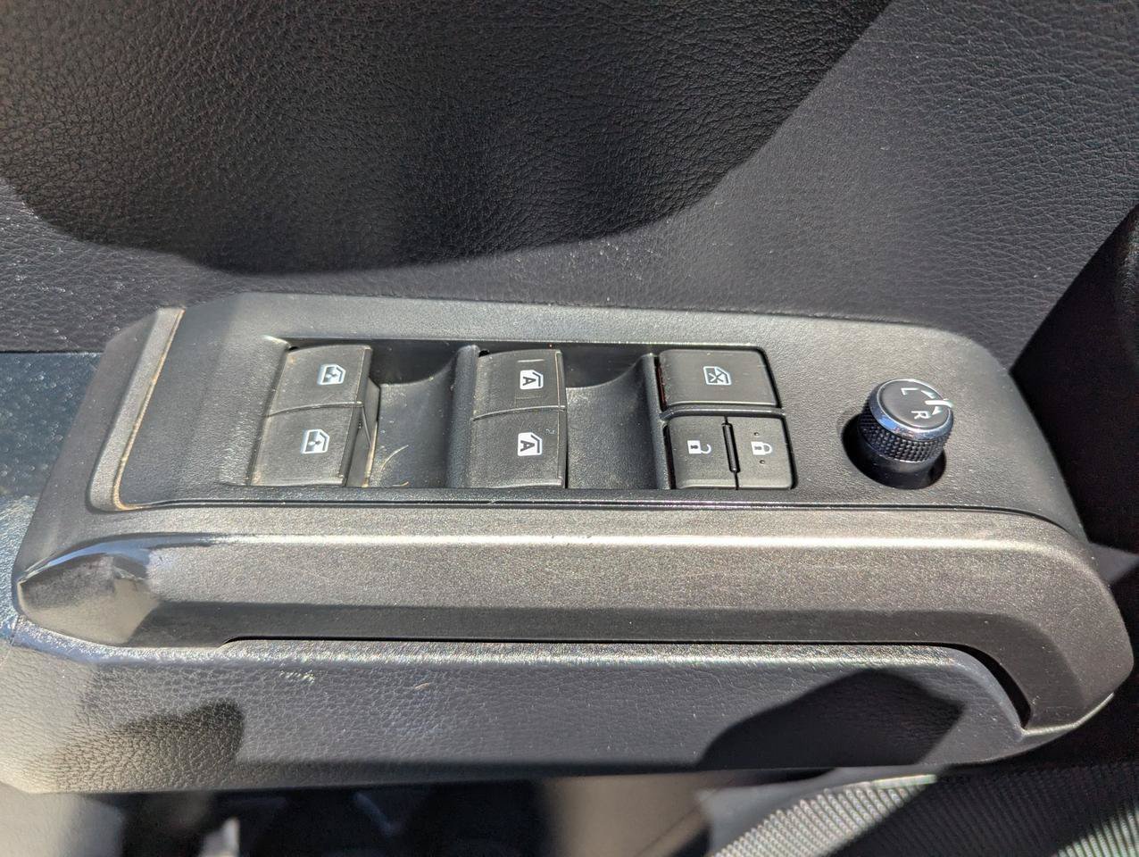 Used 2018 Toyota Tacoma TRD Sport w/ Technology Package AWD/4WD image 10
