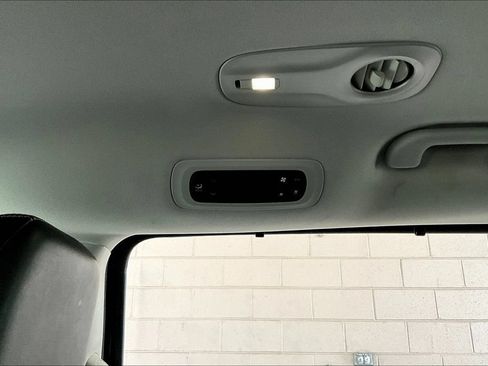 Used 2024 Chrysler Pacifica Touring-L FWD image 12