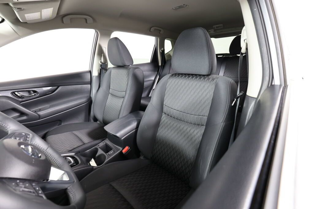 Used 2018 Nissan Rogue SV w/ Premium Package AWD/4WD image 11