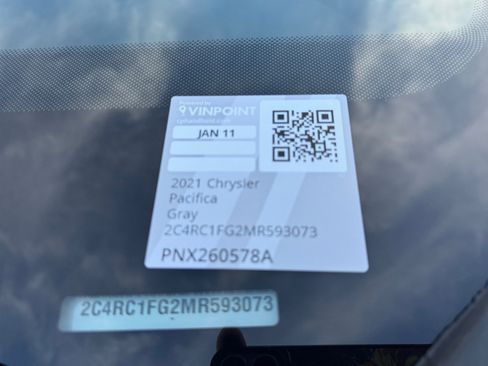 Used 2021 Chrysler Pacifica Touring w/ S Appearance Package image 24