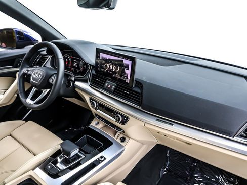 Used 2025 Audi Q5 2.0T Premium w/ Convenience Plus Package image 17