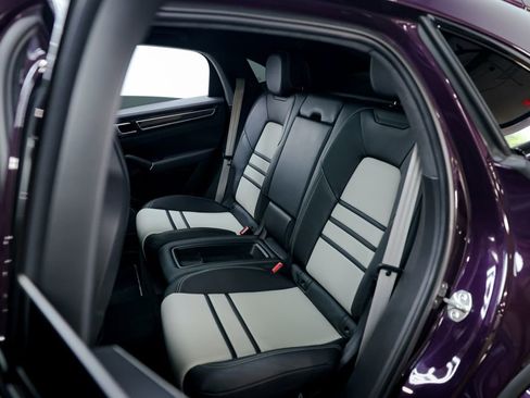 Used 2022 Porsche Cayenne GTS image 20