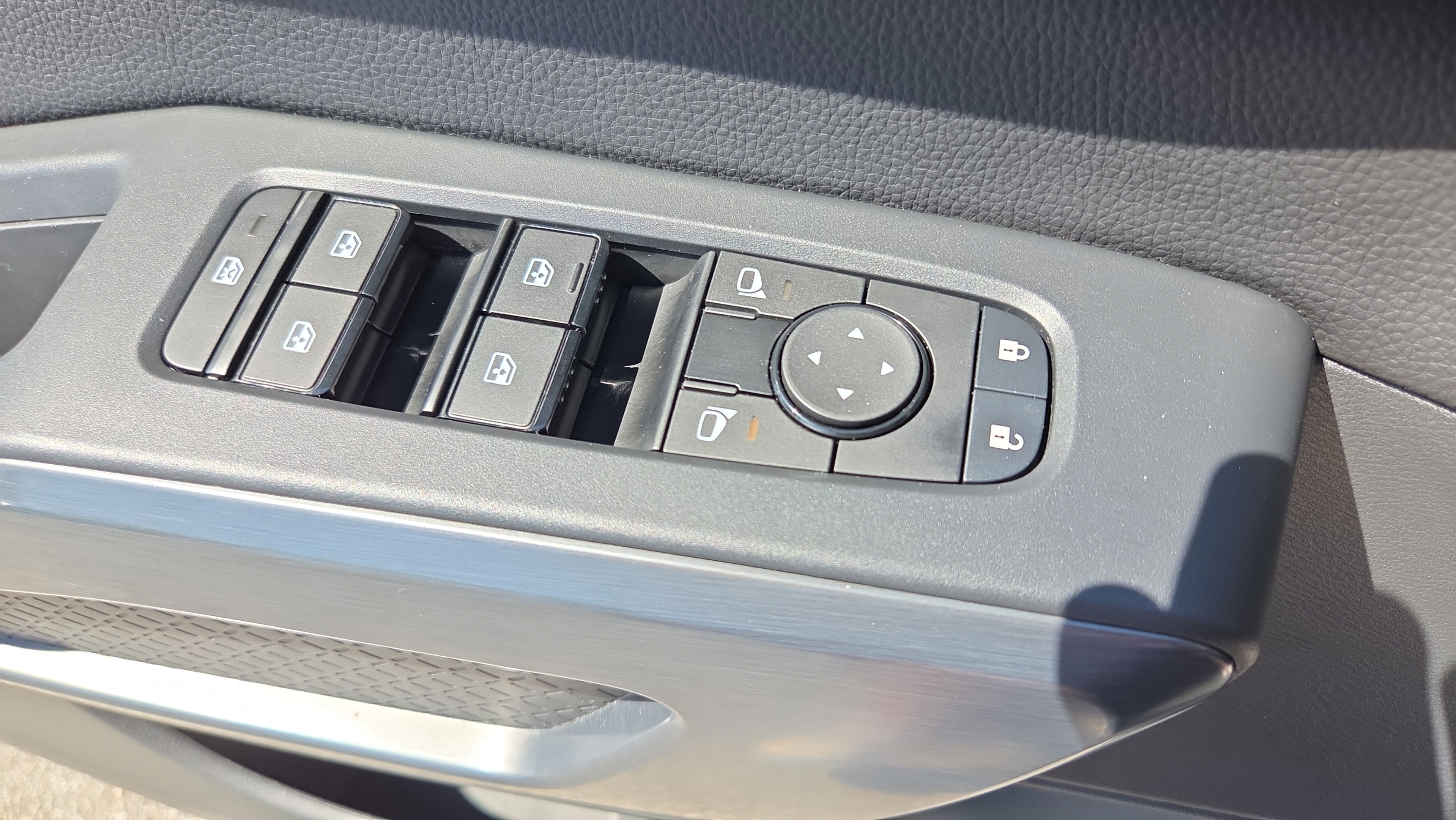 Used 2024 Nissan Pathfinder Rock Creek AWD/4WD image 29