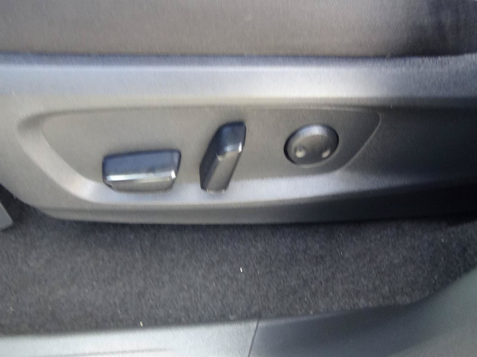 Used 2025 Nissan Pathfinder SV FWD image 15