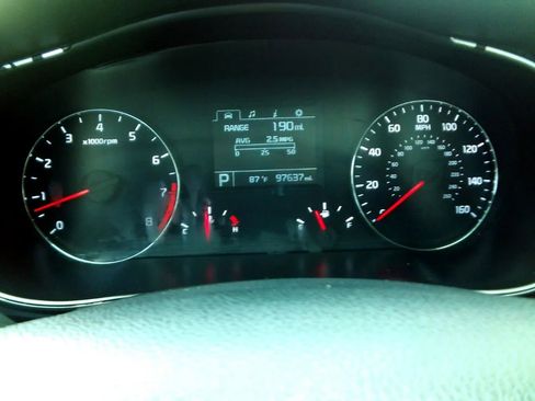 Used 2015 Kia Cadenza Premium FWD image 13