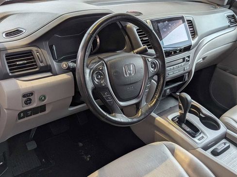 Used 2017 Honda Ridgeline RTL-T image 2