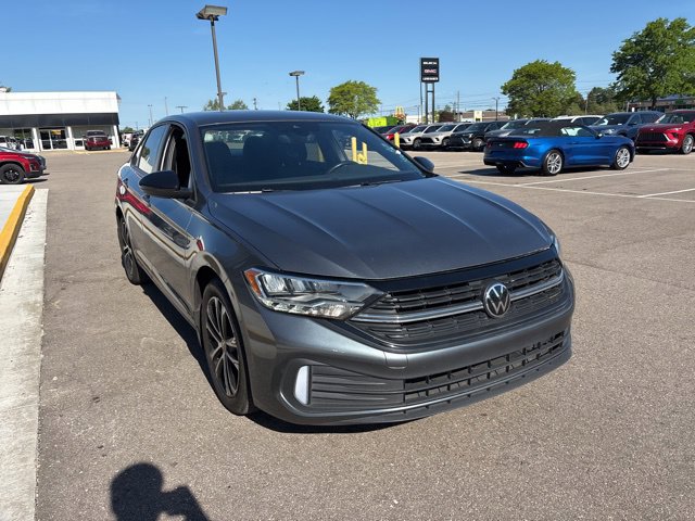 Used 2024 Volkswagen Jetta Sport FWD image 3