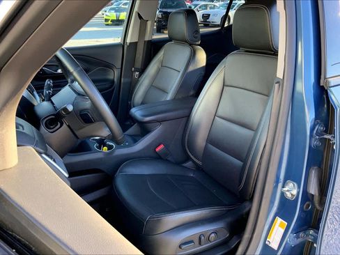 Used 2024 GMC Terrain SLT image 7