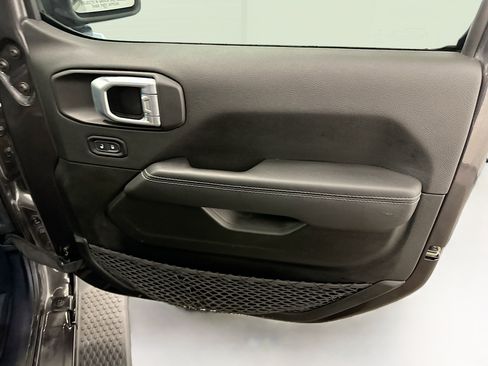 Used 2021 Jeep Wrangler Sahara w/ Cold Weather Group image 33