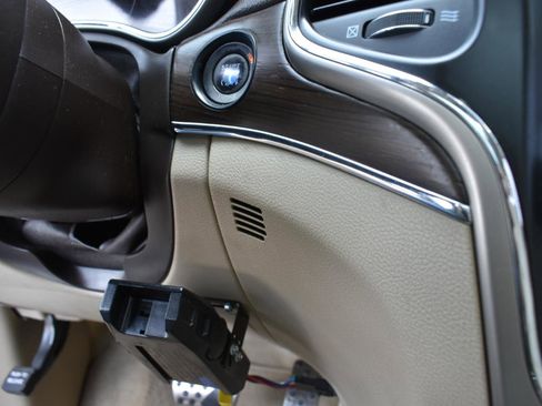 Used 2014 Jeep Grand Cherokee Overland w/ Advanced Technology Group image 43