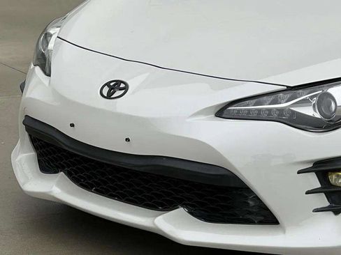 Used 2017 Toyota 86 image 11