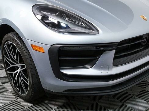 Certified 2023 Porsche Macan image 37