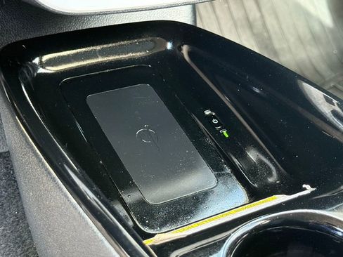 Used 2018 Toyota Prius Prime Premium image 14