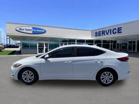 Used 2017 Hyundai Elantra SE FWD image 5