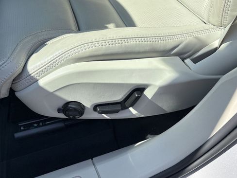 Used 2023 Volvo XC60 B5 Ultimate w/ Climate Package image 14