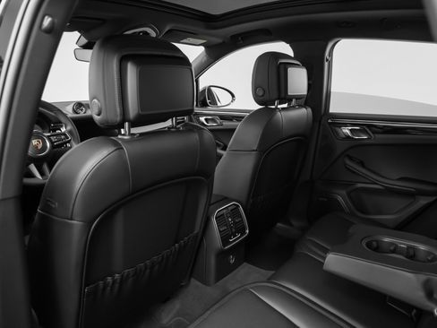 Certified 2025 Porsche Macan image 35