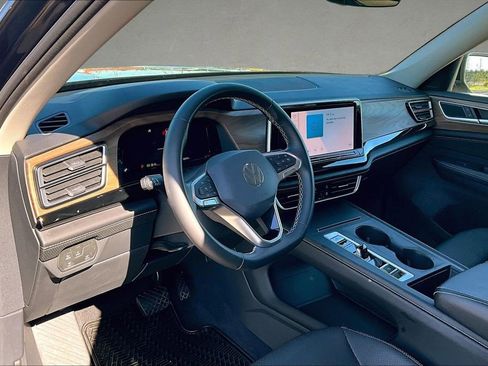 Used 2024 Volkswagen Atlas SE FWD image 17