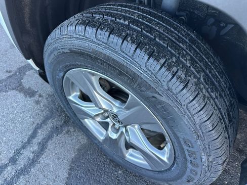 Used 2024 Toyota RAV4 XLE image 22