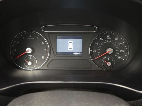 Used 2019 Kia Sorento LX w/ LX Convenience Package image 13