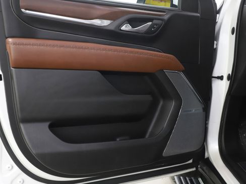 Used 2023 GMC Yukon XL Denali Ultimate image 24