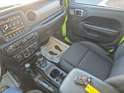 Used 2021 Jeep Wrangler Unlimited Sport image 31