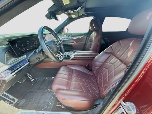 Used 2023 BMW 760i xDrive image 17