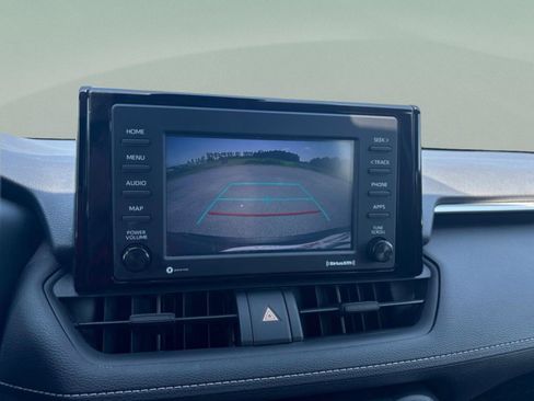 Used 2021 Toyota RAV4 XLE w/ Convenience Package FWD image 13