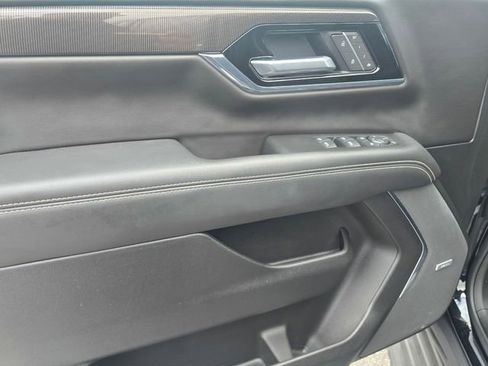 Used 2025 GMC Yukon Elevation RWD image 21