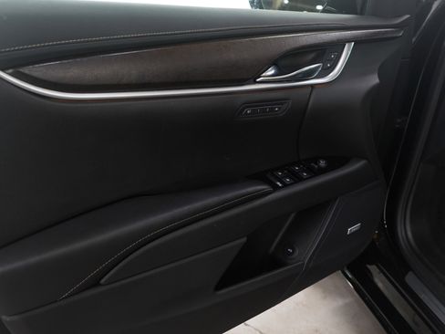 Used 2019 Cadillac XTS Luxury image 22