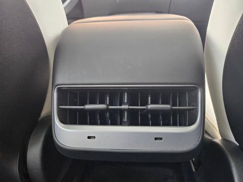 Used 2022 Tesla Model Y Long Range AWD/4WD image 61