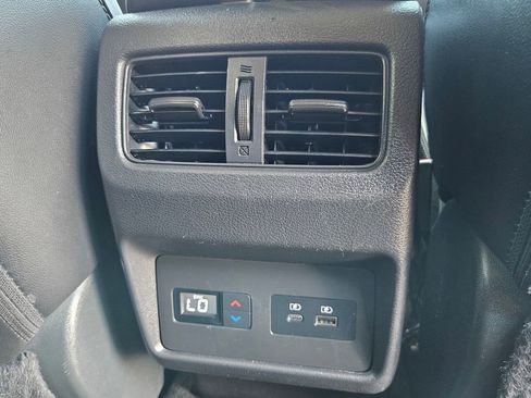 Used 2022 Nissan Rogue SL w/ SL Premium Package image 35