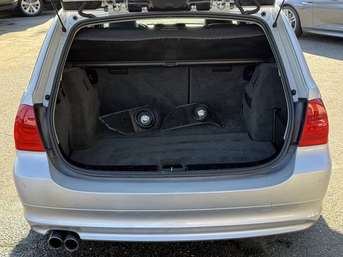 Used 2011 BMW 328i xDrive Wagon image 6