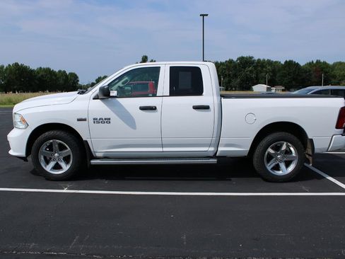 Used 2017 RAM 1500 Express AWD/4WD image 9