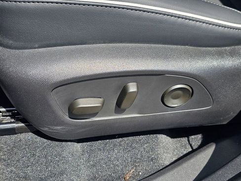 Used 2025 Buick Enclave Preferred w/ Power Package AWD/4WD image 61