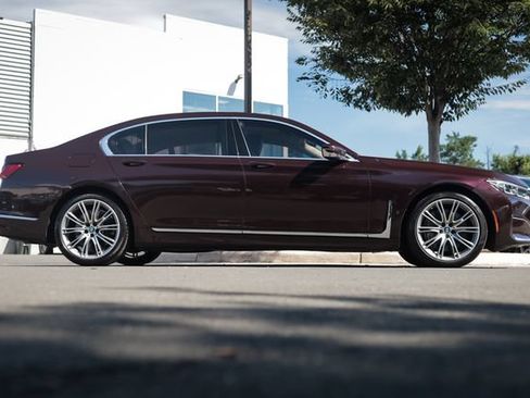 Used 2020 BMW 750i xDrive w/ Executive Package AWD/4WD image 11
