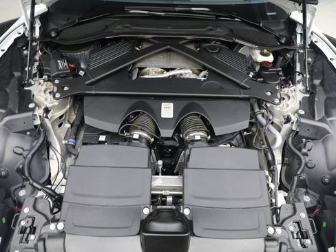 Used 2024 Aston Martin DB12 Convertible image 35