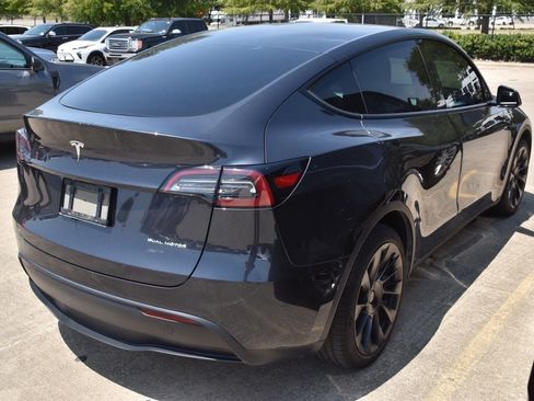Used 2025 Tesla Model Y Long Range AWD/4WD image 5