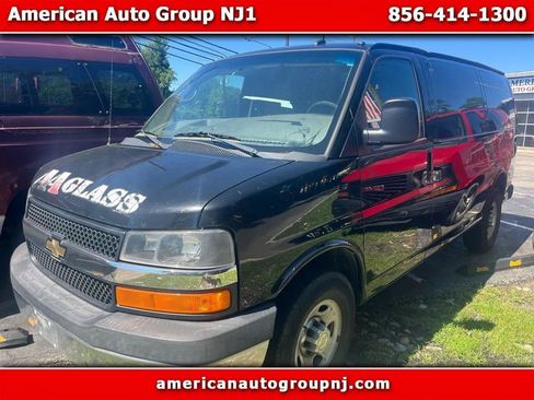 Used 2015 Chevrolet Express 2500 w/ Chrome Appearance Package RWD image 2