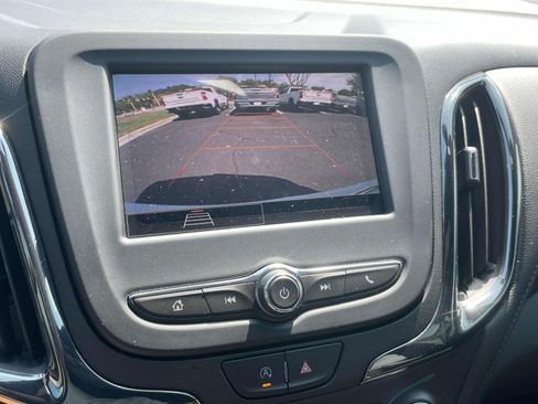 Used 2023 Chevrolet Equinox RS FWD image 26