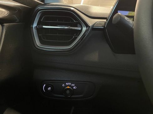 Used 2025 Chevrolet TrailBlazer LT FWD image 15