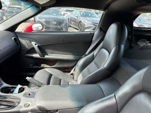 Used 2007 Chevrolet Corvette Coupe w/ Preferred Equipment Group RWD image 14
