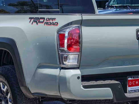 Used 2023 Toyota Tacoma TRD Off-Road w/ Technology Package RWD image 7