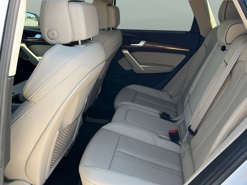 Used 2023 Audi Q5 e Premium Plus w/ Premium Plus Package AWD/4WD image 19