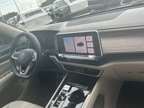 New 2026 Volkswagen Atlas SEL Premium R-Line AWD/4WD image 34