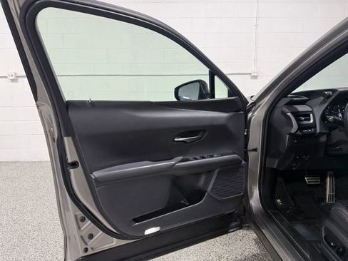 Used 2019 Lexus UX 200 F Sport w/ F Sport Premium Package FWD image 10