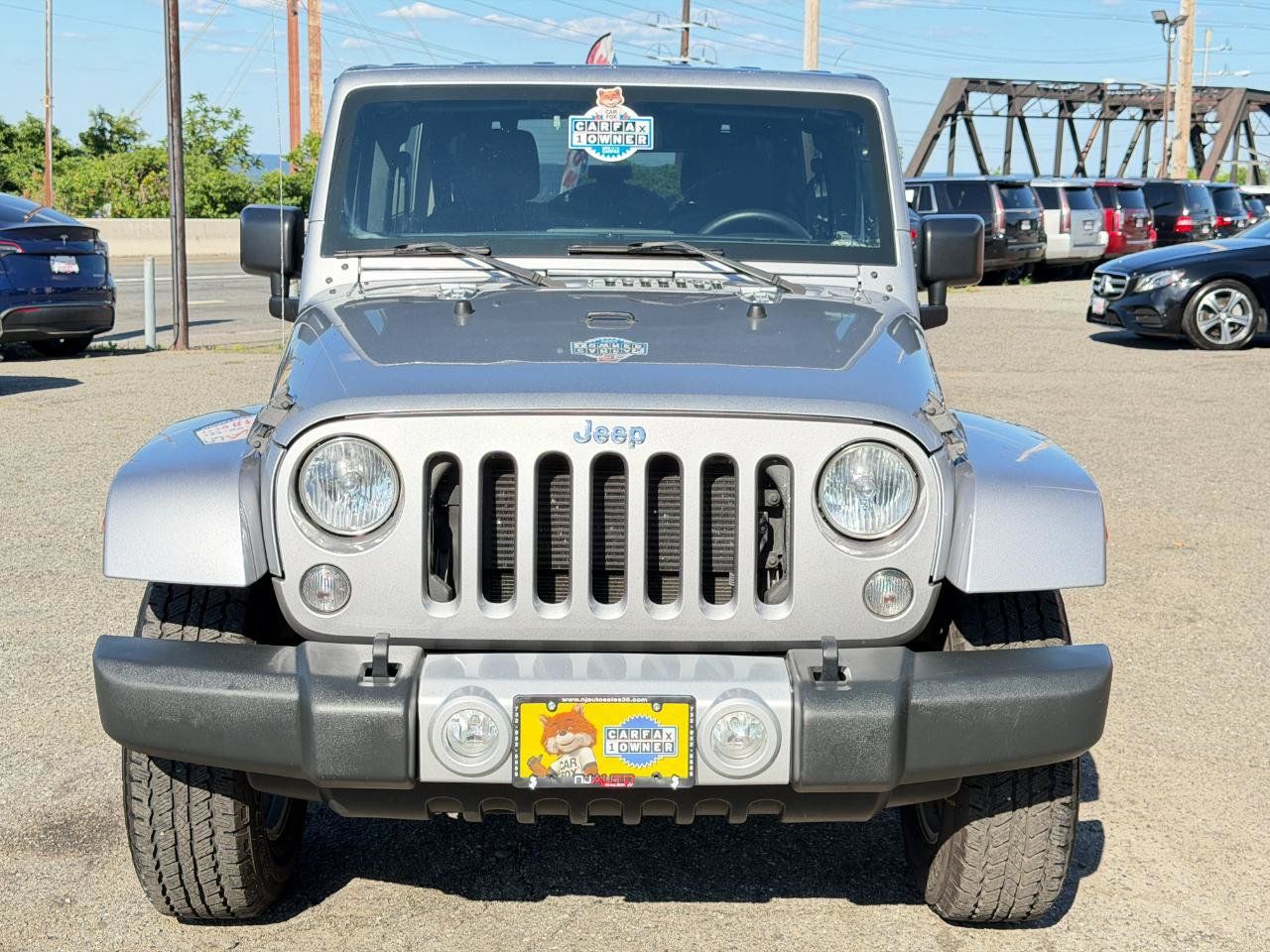Used 2015 Jeep Wrangler Unlimited Sahara w/ Dual Top Group AWD/4WD image 10