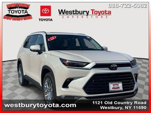 Used 2024 Toyota Grand Highlander AWD image 1