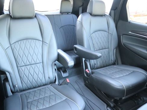 Used 2023 Buick Enclave Avenir w/ Avenir Technology Package AWD/4WD image 5
